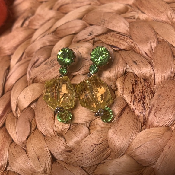 Tarina Tarantino Small Lucite Earrings - Picture 3 of 5